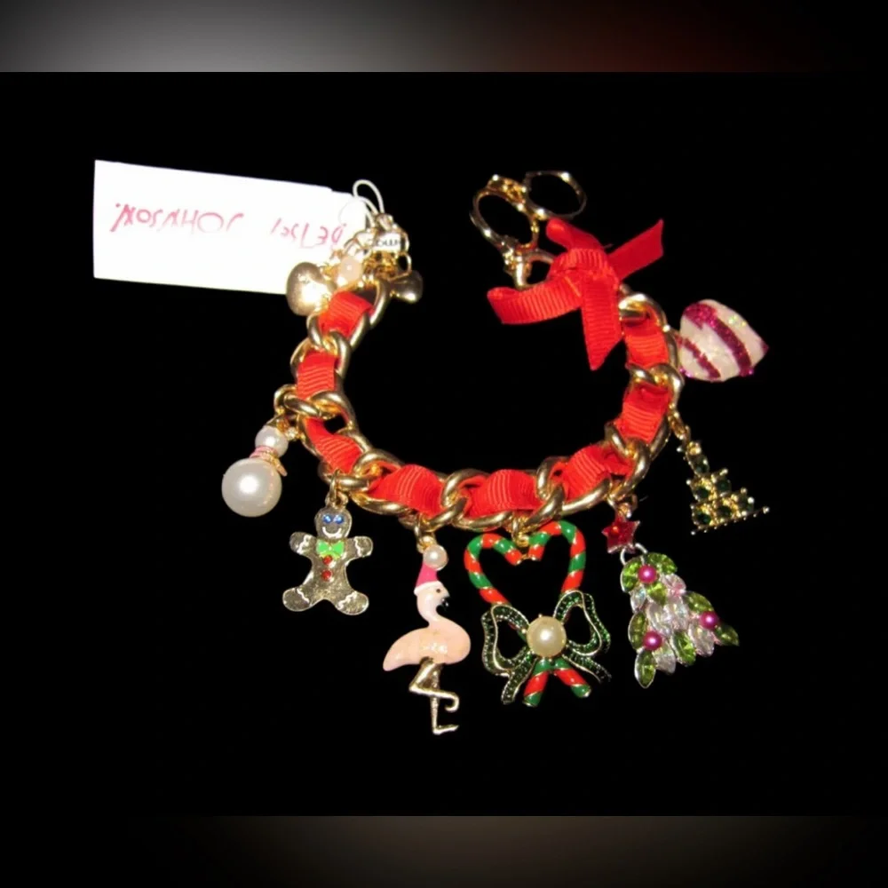 New Betsey Johnson Gold Tone Christmas Charm Rhinestone / crystal Bracelet - Picture 6 of 16